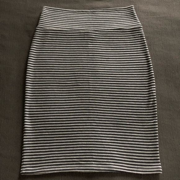 Super Cute Grey & Black Striped Pencil Skirt - Picture 6 of 6